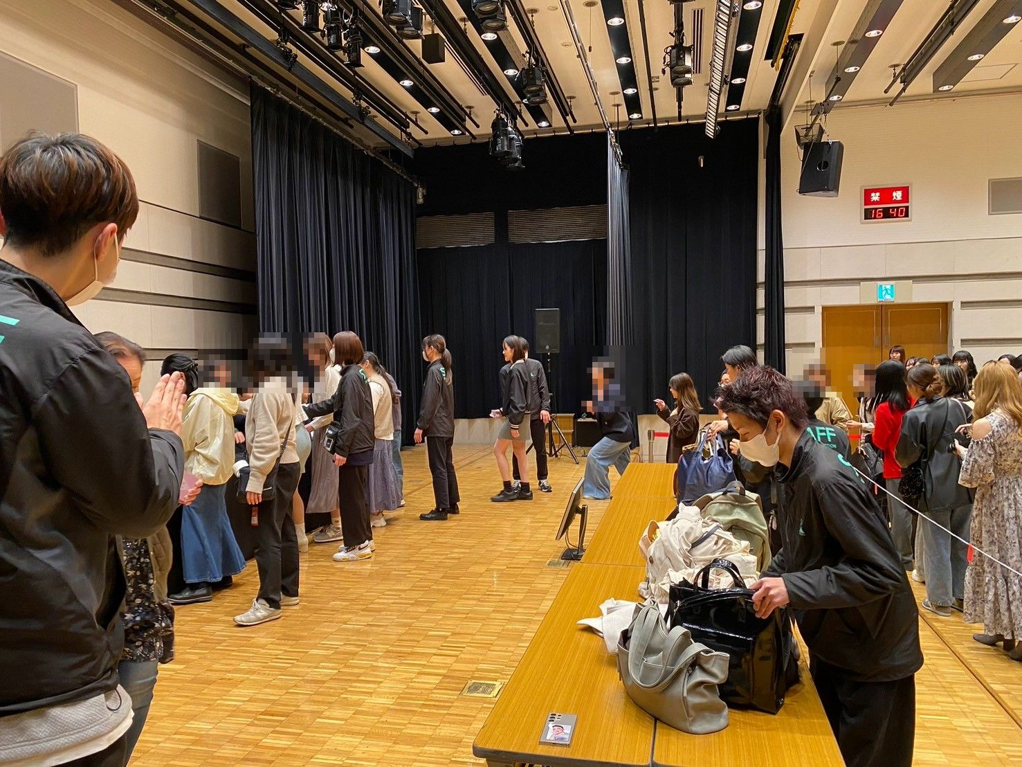 5人組アーティスト特典会